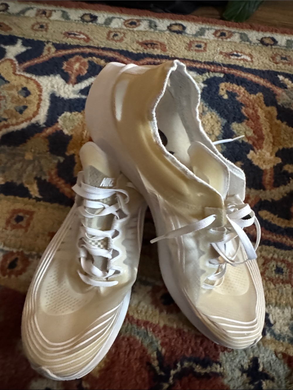Nike men’s Zoom Fly  Cream/White Running Sneakers